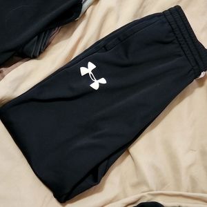 Under Armour Boys Cold Gear pants (2 pairs)